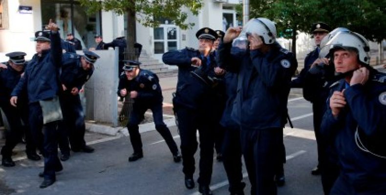СМИ сообщили о членстве задержанных в Черногории россиян