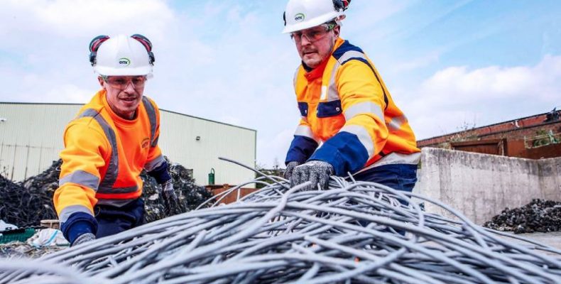 Демонтаж кабеля и проводов: важный этап в сфере телекоммуникаций и электротехники