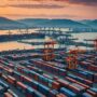 Новороссийск как логистический узел: контейнерные морские перевозки, международные маршруты и особенности доставки